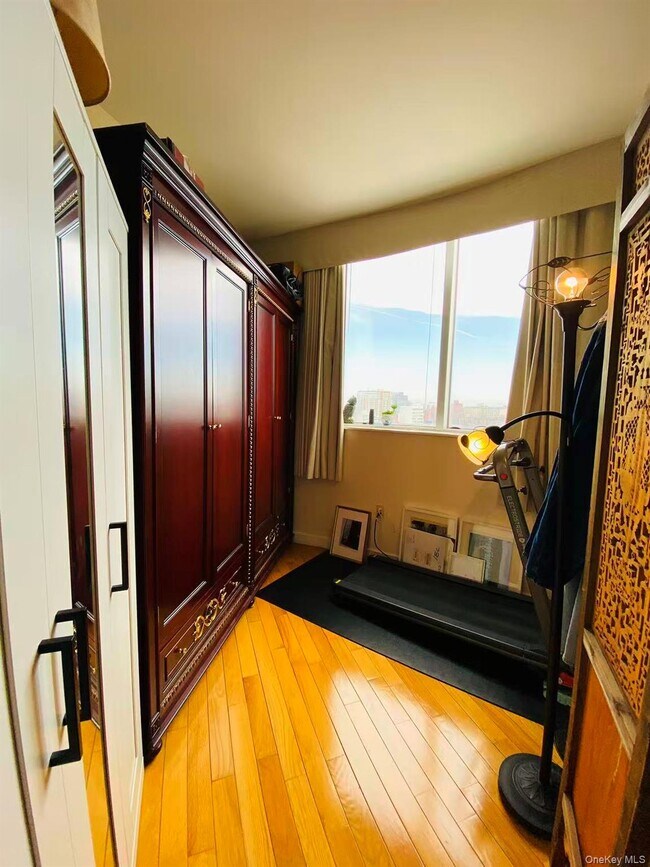 Building Photo - 133-38 Sanford Ave