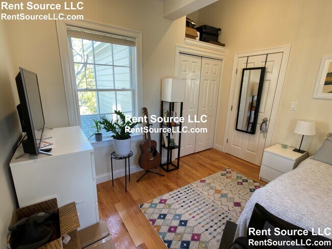 Building Photo - 14 Flint St