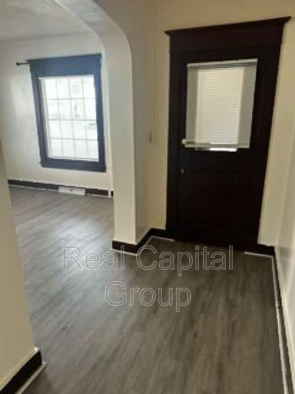 Building Photo - 1326 3rd Ave
