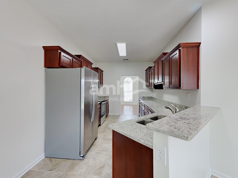 Building Photo - 5634 Broadway Dr W