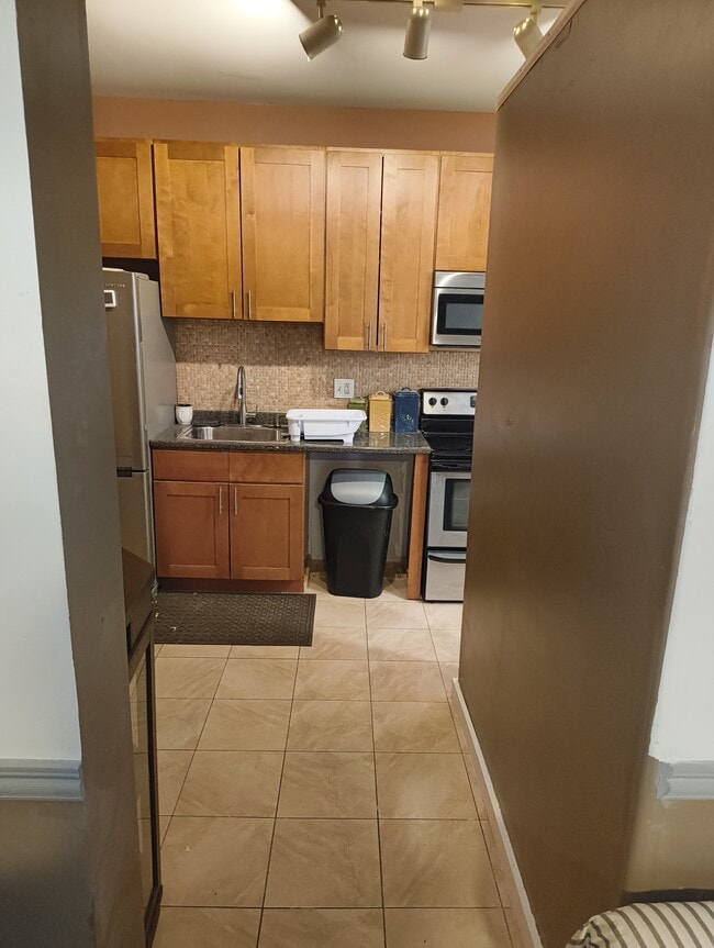 Building Photo - RSSR APARTMENTS