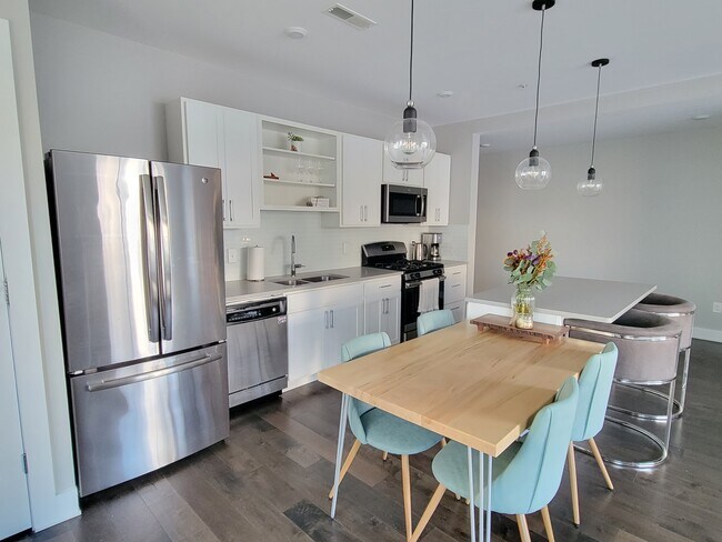 Building Photo - 1020 Pennsylvania Ave