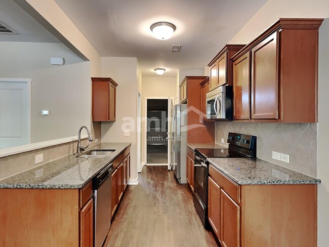 Building Photo - 4940 Ballantine Dr