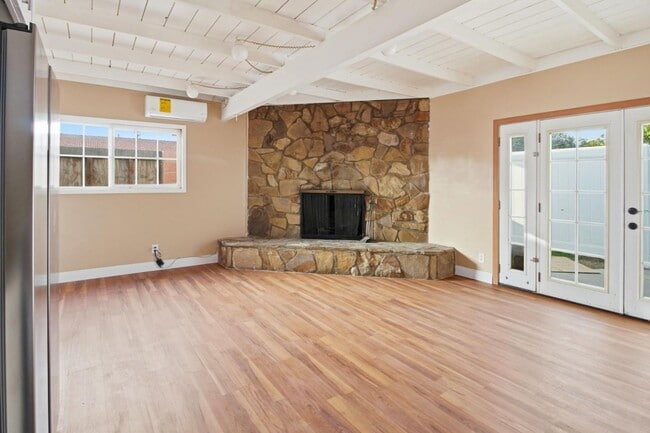 Building Photo - 15515 Harvest Ave