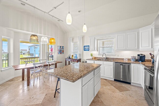 Building Photo - 22123 Cantina Dr