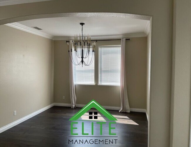 Building Photo - Beautiful 4-Bedroom Home in Desirable Ranc...