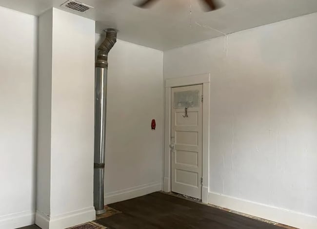 Building Photo - 4 Bedroom 2 Bath in Townsend!