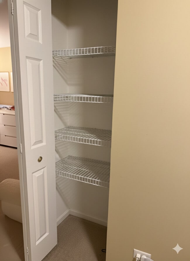 Building Photo - 1137 Brent Rd