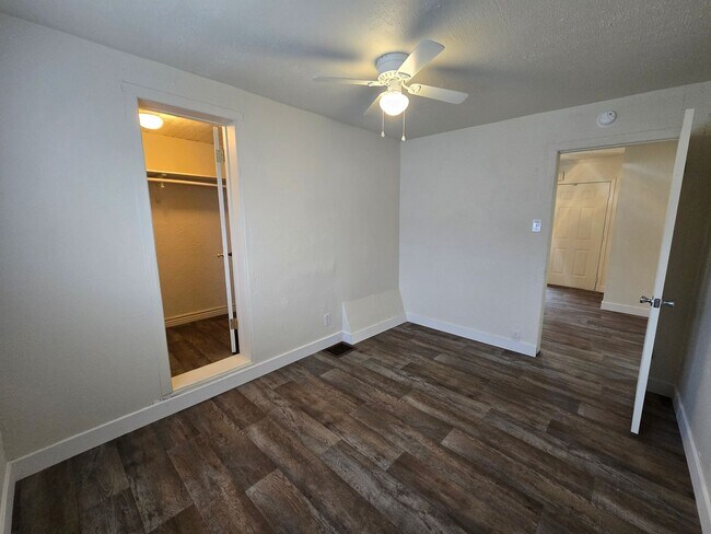 Building Photo - Northside Spokane! Available Now! Move In Special!!