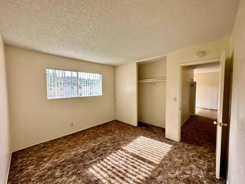 Building Photo - 1010 S Magnolia Ave