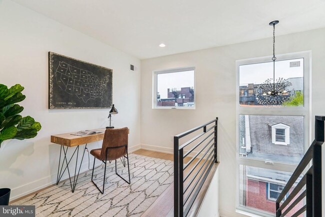 Building Photo - 1106 N Bodine St