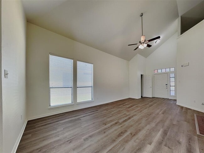Building Photo - 14815 Cygnus Ct