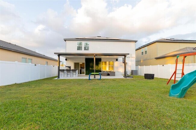 Building Photo - 35576 Eastbrook Ave