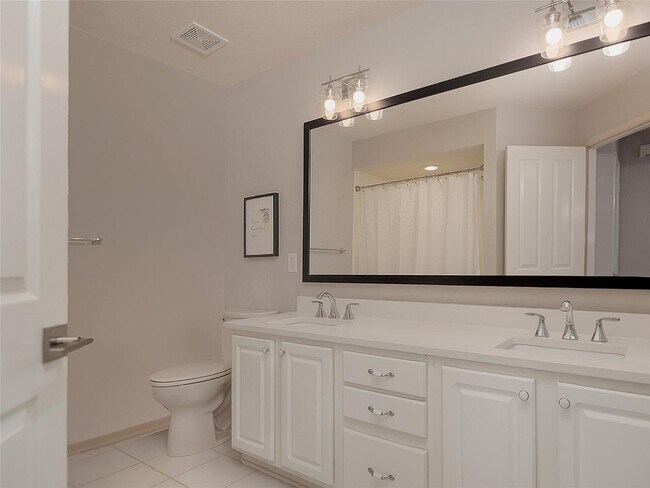 Building Photo - 251 N Maple Glade Cir