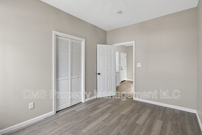 Building Photo - 378 Grand St