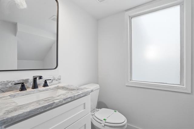 Building Photo - 2228 Goldenrod Ave