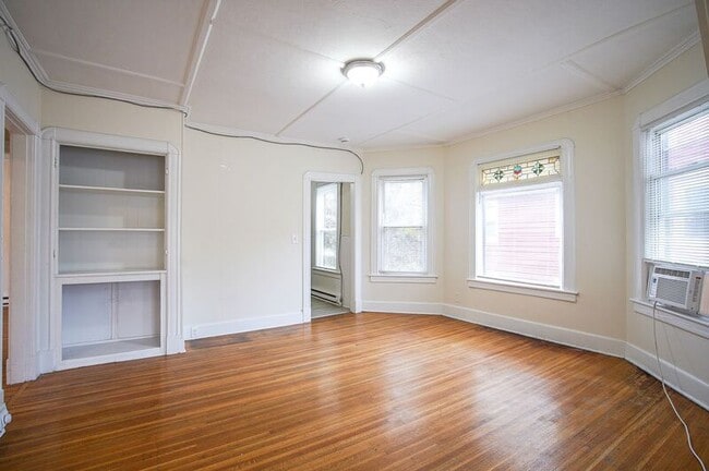 Building Photo - 51-53-53 Leyfred Terrace