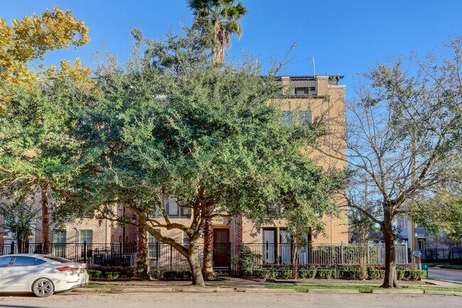Building Photo - 3913 Austin St