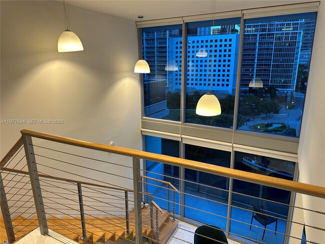 Building Photo - 200 S Biscayne Blvd