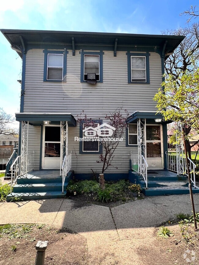 Building Photo - 732 19th St