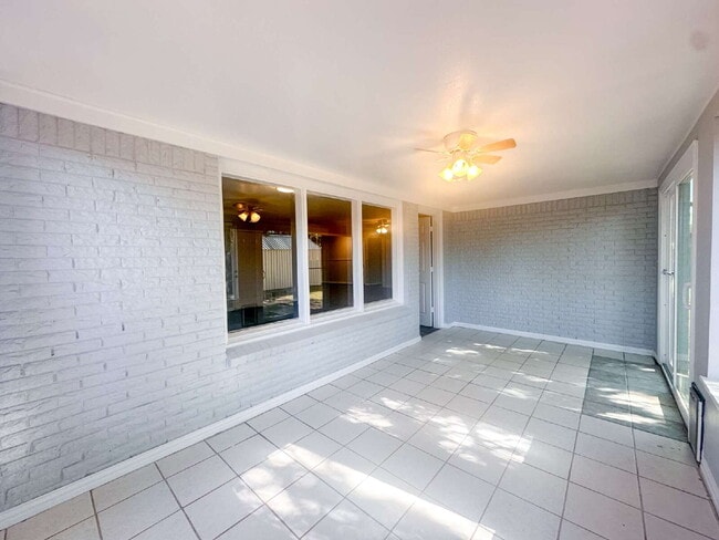 Building Photo - Newly-updated, 3-bedroom near LCU!