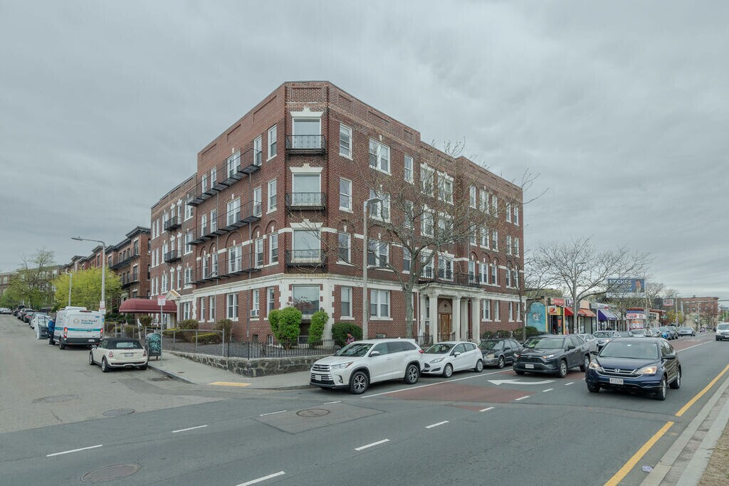 Building Photo - 178 Brighton Ave