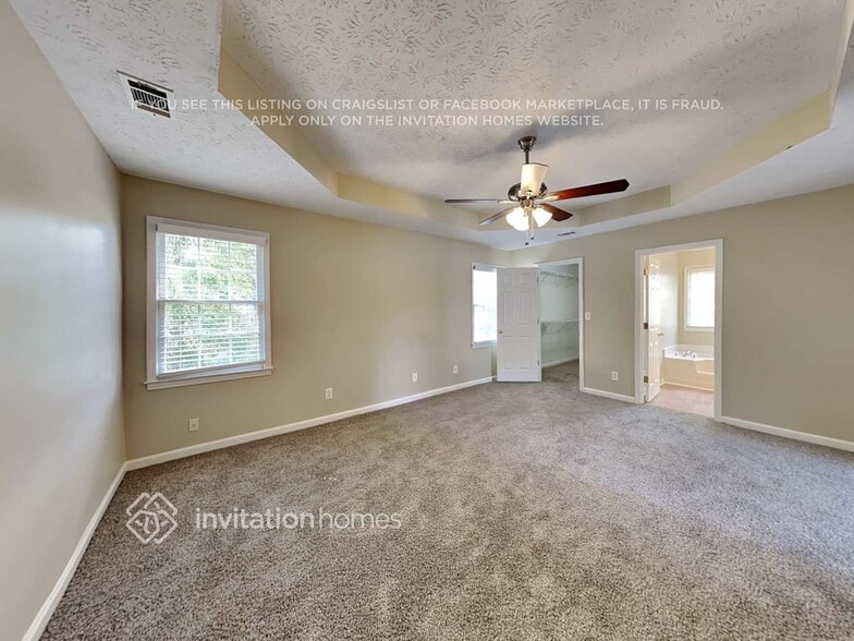 Building Photo - 1055 Burning Bush Dr