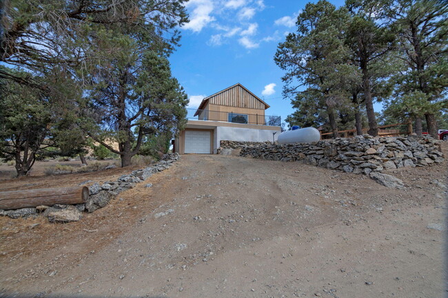 Building Photo - 46178 Serpentine Dr