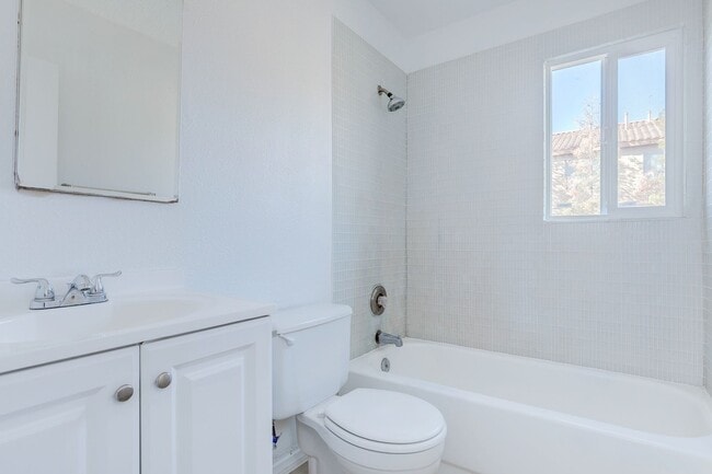 Building Photo - *** Private Home on Huge Lot - Modern and Spacious ***