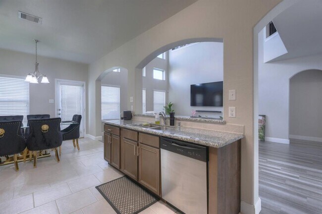 Building Photo - 5555 Casa Martin Dr