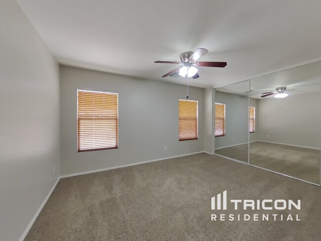 Building Photo - 4558 E Silverbell Rd