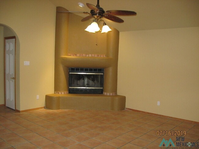 Building Photo - 808 Laurelwood Dr