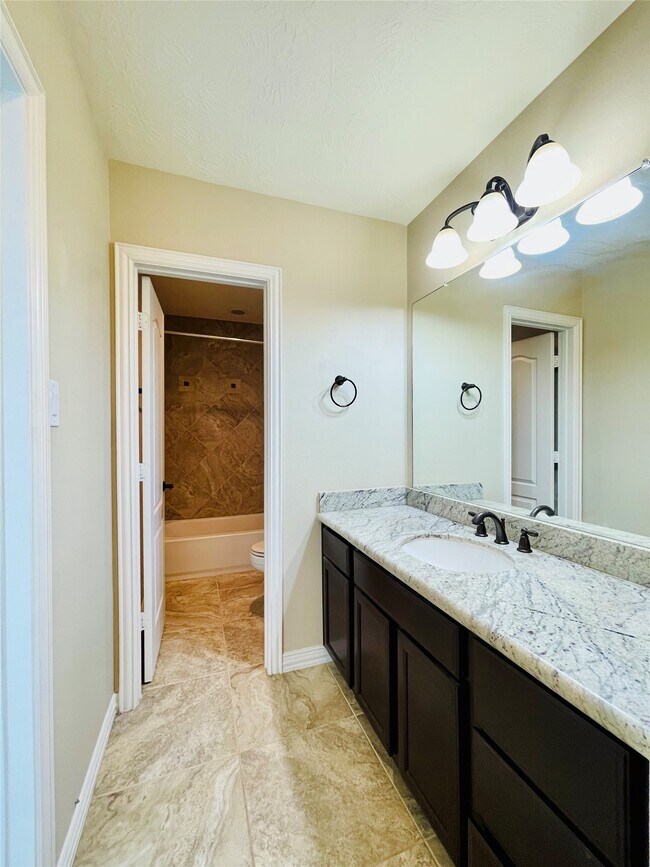 Building Photo - 14303 Tasmania Ct