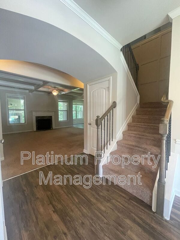 Building Photo - 7350 Silk Tree Pointe