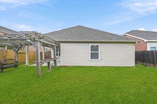 Building Photo - 3410 Golden Amber Ct