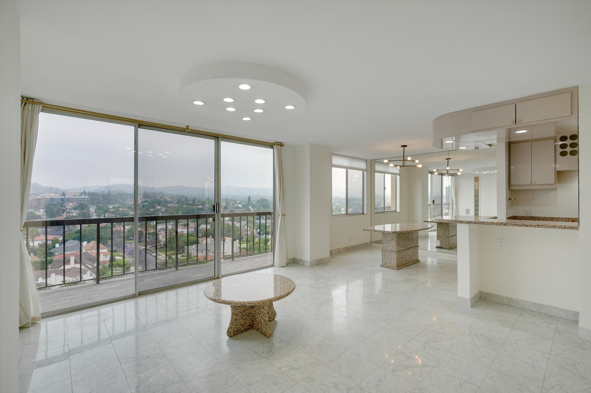 Building Photo - 10747 Wilshire Blvd