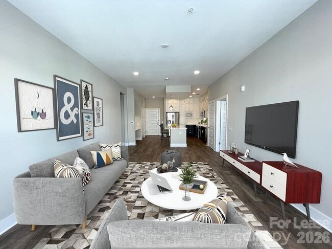 Building Photo - 500 W Trade St