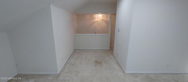 Building Photo - 10542 Castlebar Glen Dr S