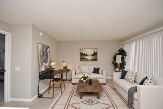 Building Photo - 2515 Yoakum Blvd