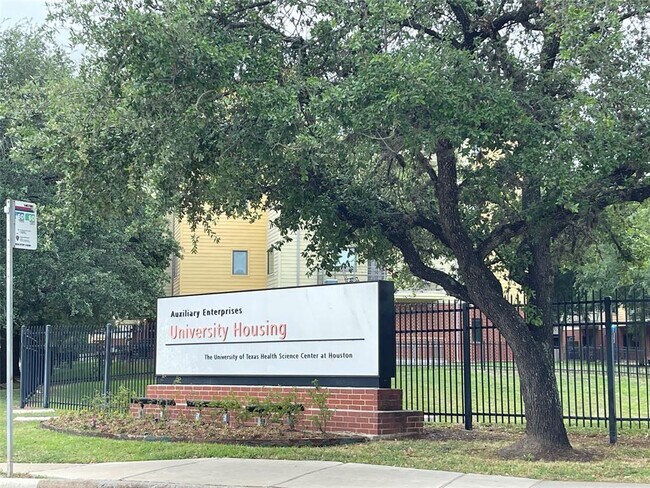 Building Photo - 2120 El Paseo St