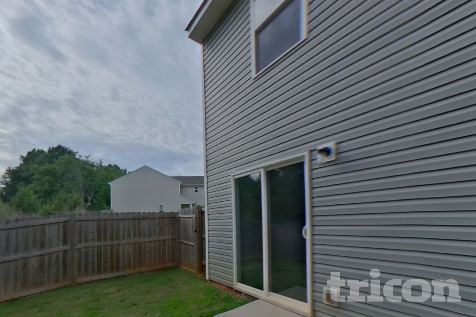 Building Photo - 2118 Southlea Dr