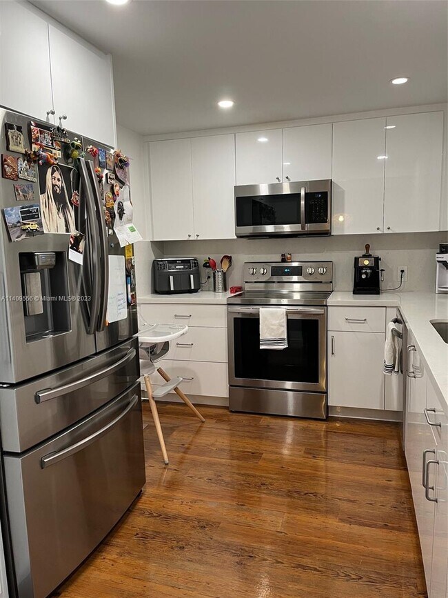 Building Photo - 13155 Ixora Ct