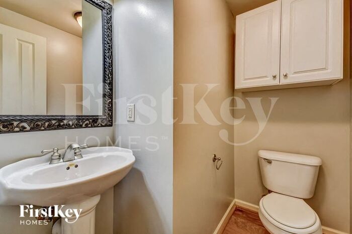 Building Photo - 3611 Courtyard Ln