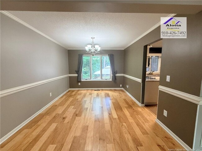 Building Photo - 5004 Cardinal Cir