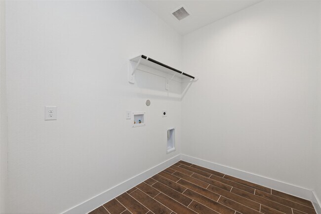 Building Photo - 18338 Tiger Flowers Dr