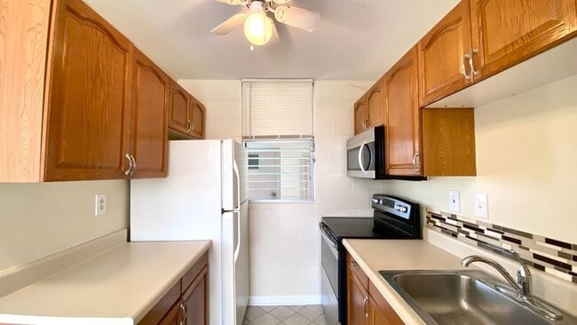Building Photo - 1025 Kalo Pl