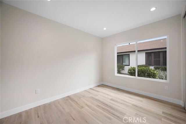 Building Photo - 417 Riverdale Dr
