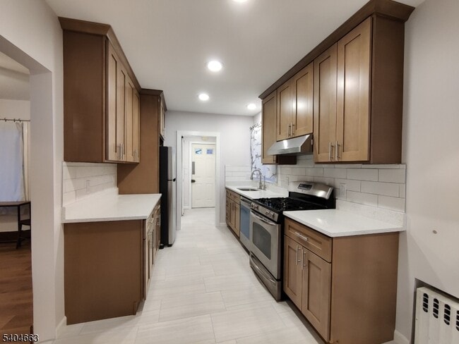 Building Photo - 86 Brookdale Ave