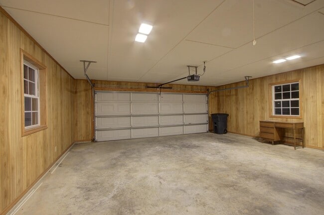 Building Photo - 720 Tennessee Acres Dr