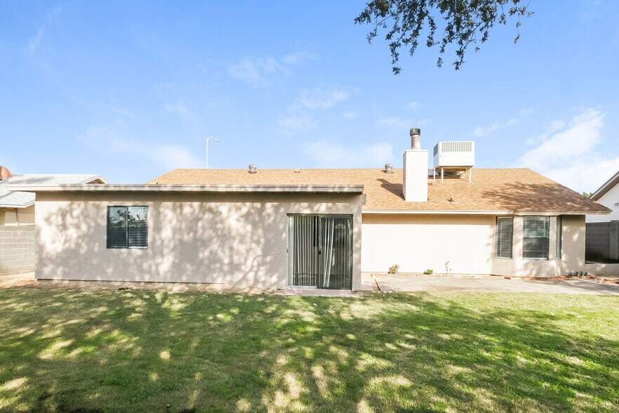 Building Photo - 6243 E Inglewood St